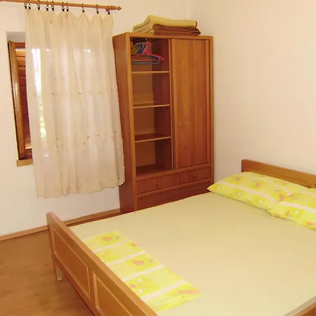 アパート In Mit Terrasse By Interhome イバン・ドーラッツ