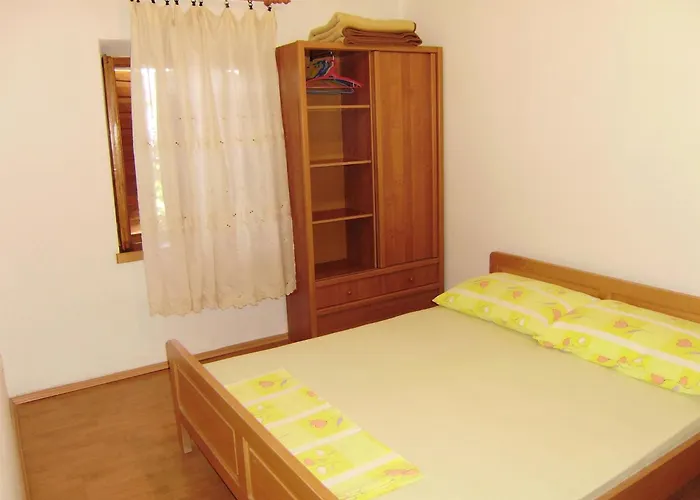 Lägenhet In Mit Terrasse By Interhome Ivan Dolac